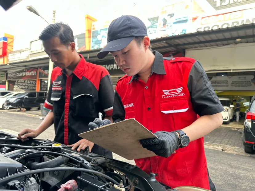 Tim mekanik TJM Auto Care