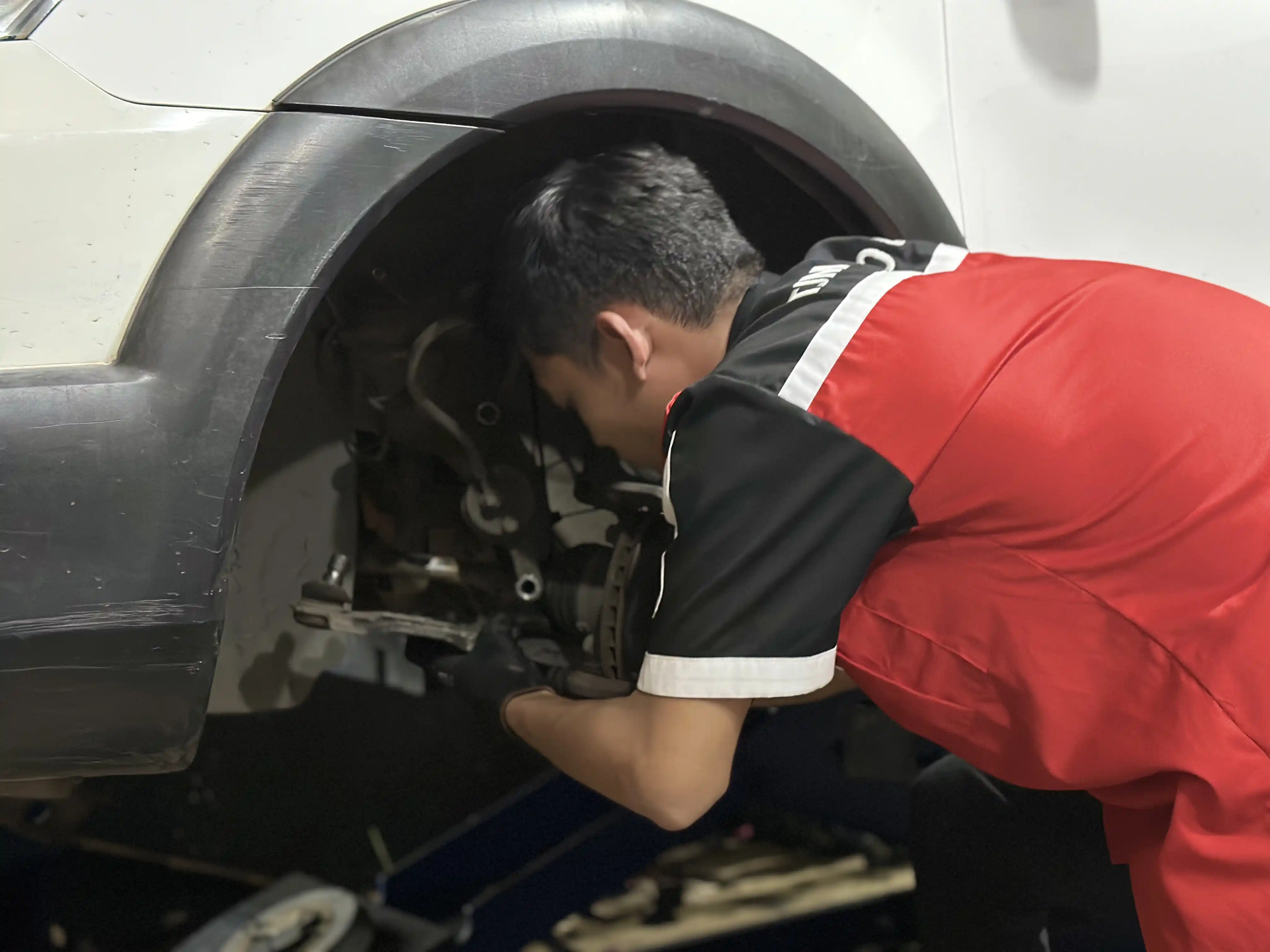 Ciri Kaki-Kaki Mobil Rusak dan Kapan Harus Rekondisi